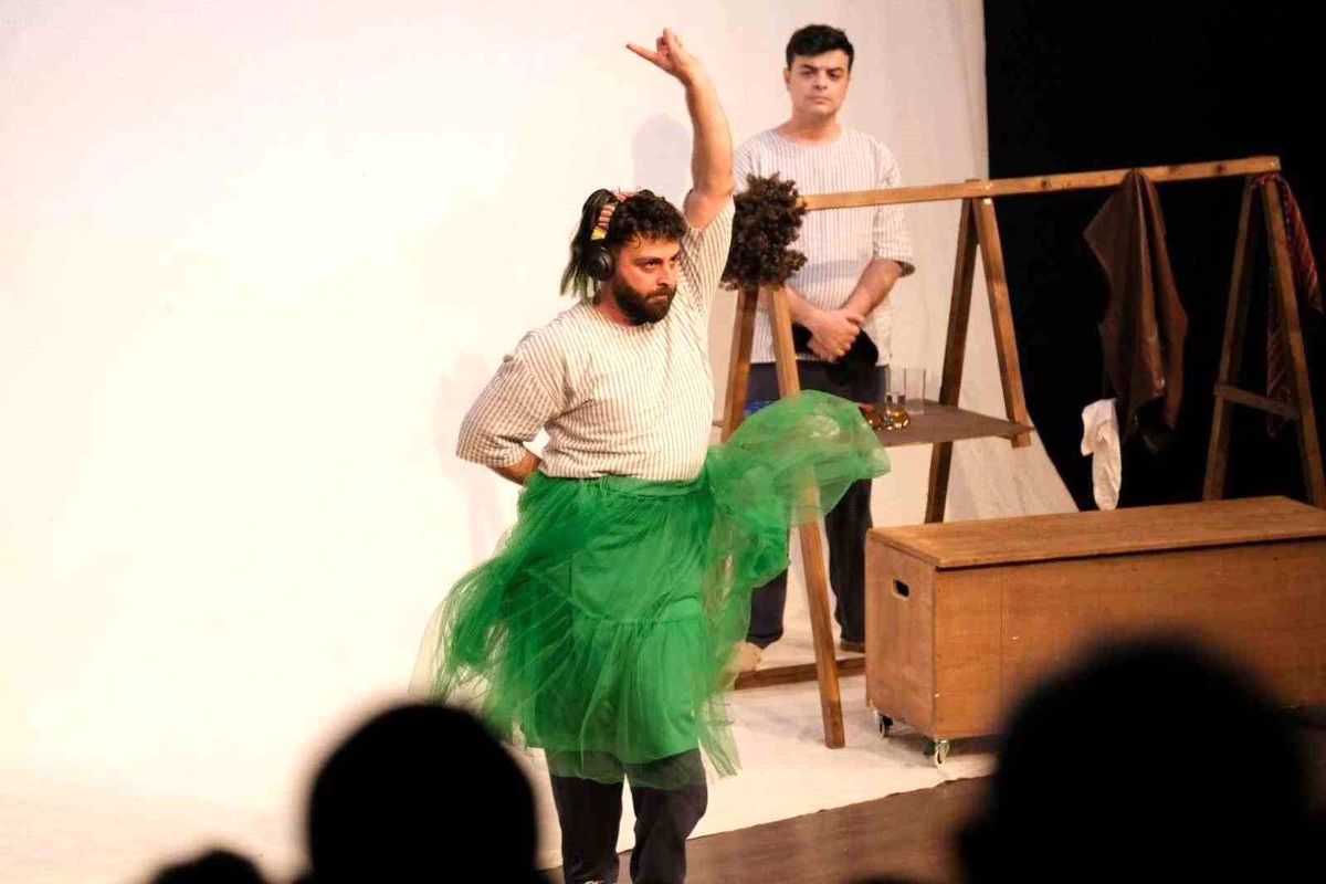 Bodrum\'da perde "Cambazın cenazesi" ile kapanıyor