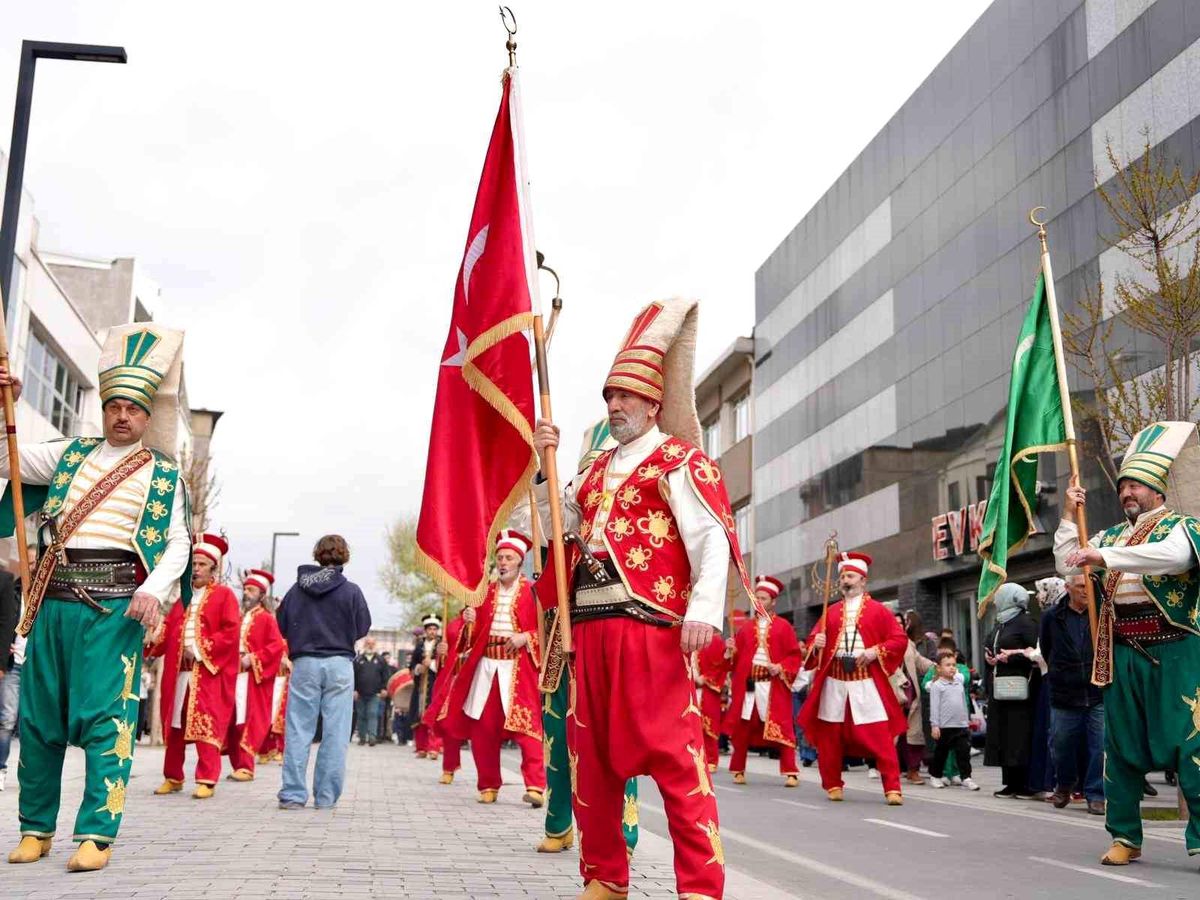 Düzce\'de mehter takımının gösterisine vatandaşlardan büyük ilgi