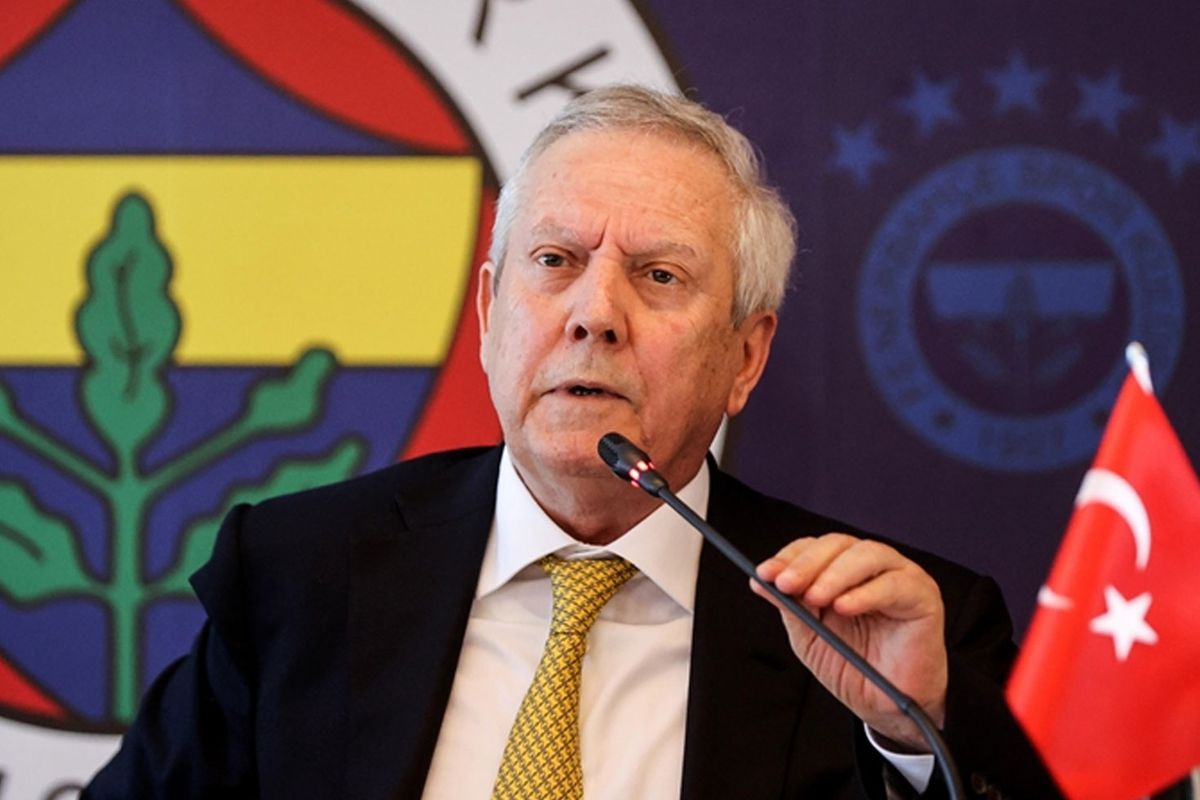 Fener taraftarı derbi sonrası Aziz Yıldırım'ın adını haykırdı