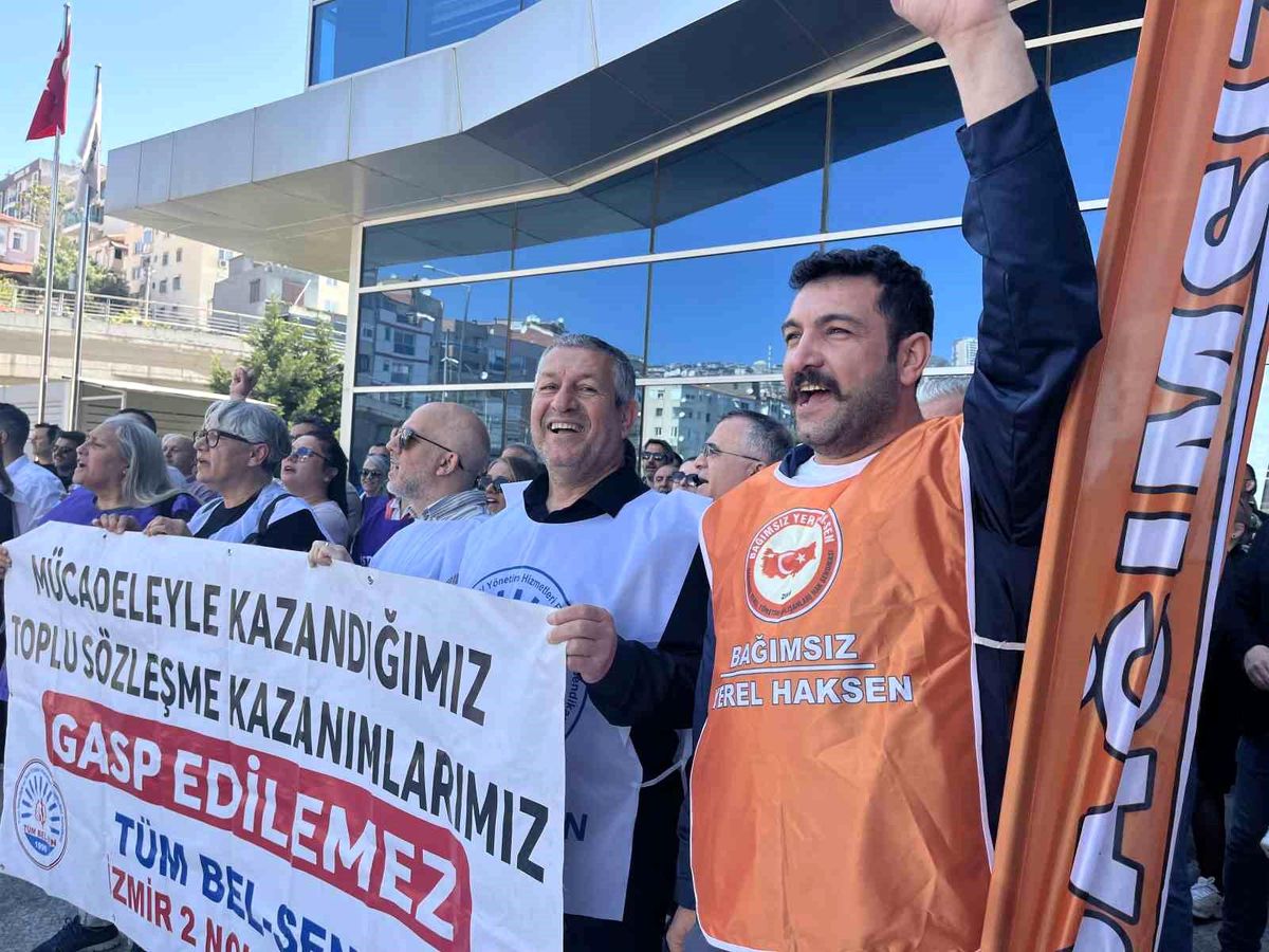 İzmir belediyelerinde maaş krizi: 3 ilçede memurlar iş bırakma eyleminde