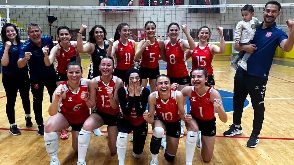 Kahramanmaraş Büyükşehir Belediyespor kadın voleybol takımı 2. Lig'e yükseldi