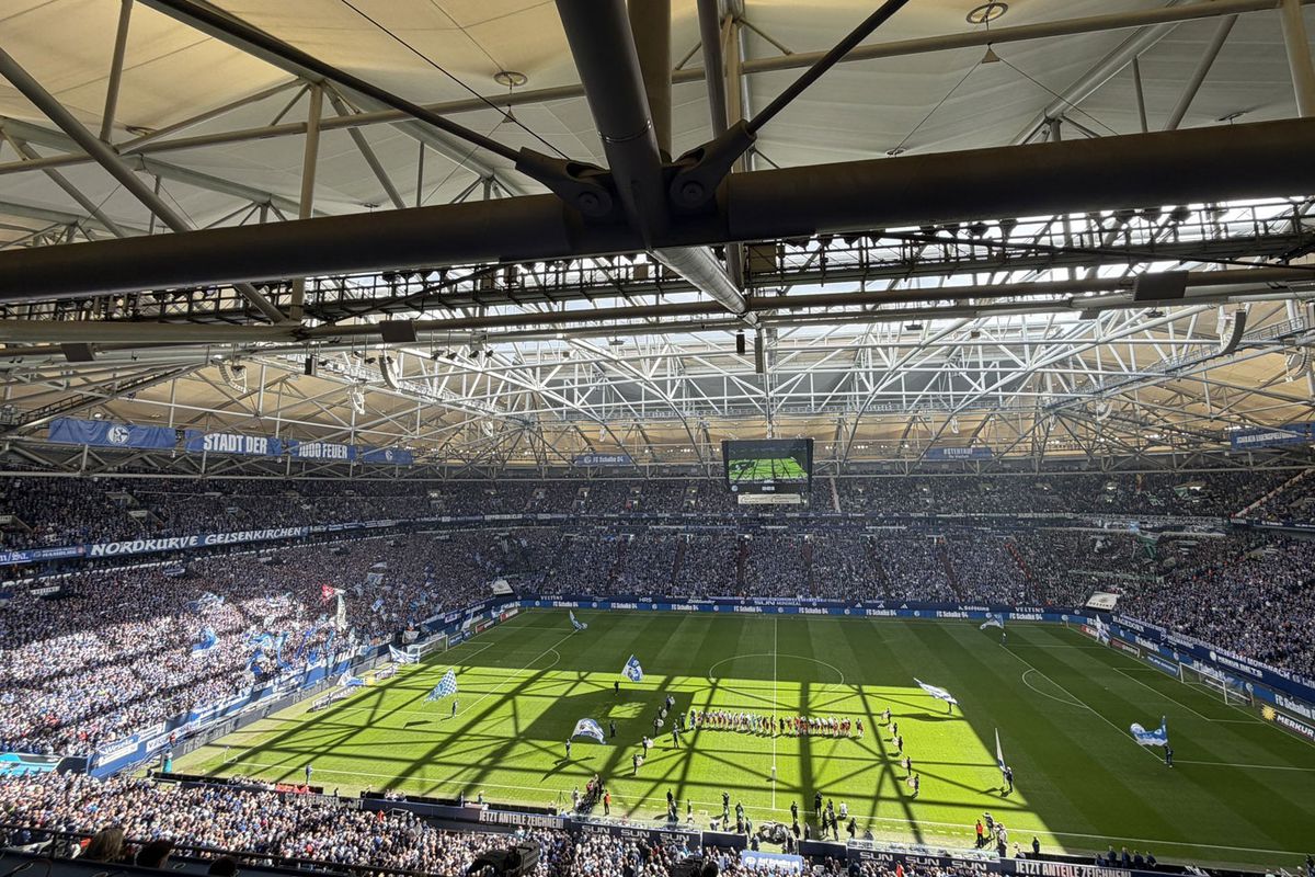 Kan donduran olay! Stadyum tuvaletinde ceset bulundu