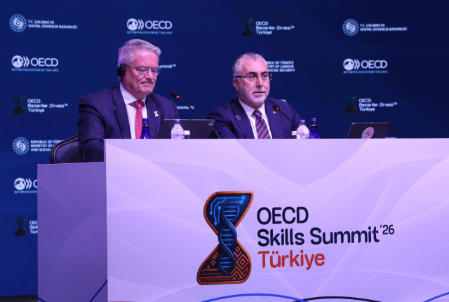 OECD Beceriler Zirvesi’nde Bakan Işıkhan’dan 1 Mayıs mesajı