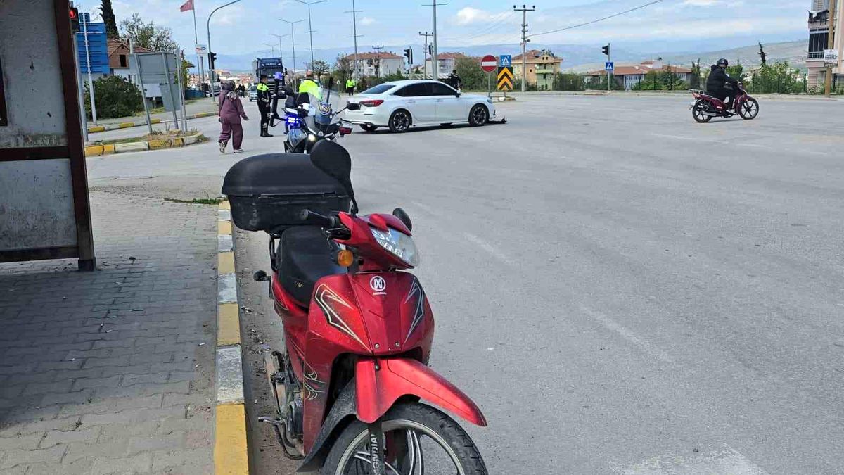 Samsun\'da Motosiklet-Otomobil Kazası: 1 Yaralı