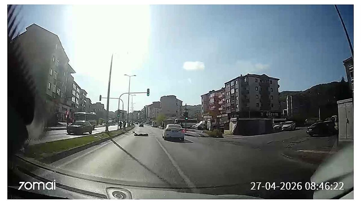 Otomobilin çarptığı üniversite öğrencisi yaralandı