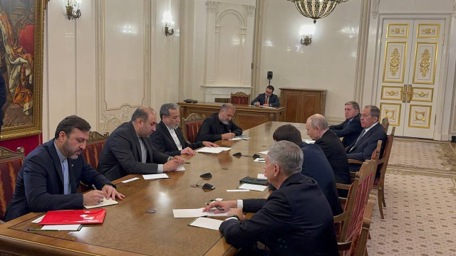 Arak&ccedil;i ile g&ouml;r&uuml;şen Putin'den Trump'ı kızdıracak s&ouml;zler: Her şeyi yaparız