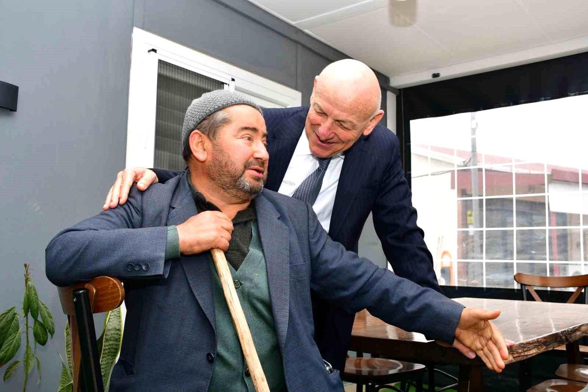 Terme\'de makamın kapısı açık, söz milletin