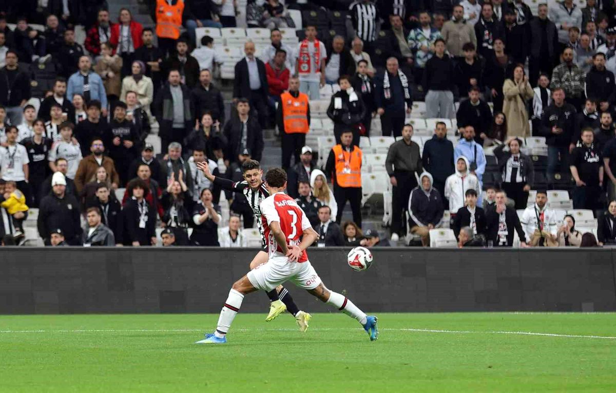 Beşiktaş - Fatih Karagümrük Maçı Başladı