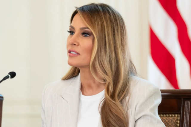 Trump, eşi hakkında şaka yapan Jimmy Kimmel’ı hedef aldı: Derhal kovulmalı