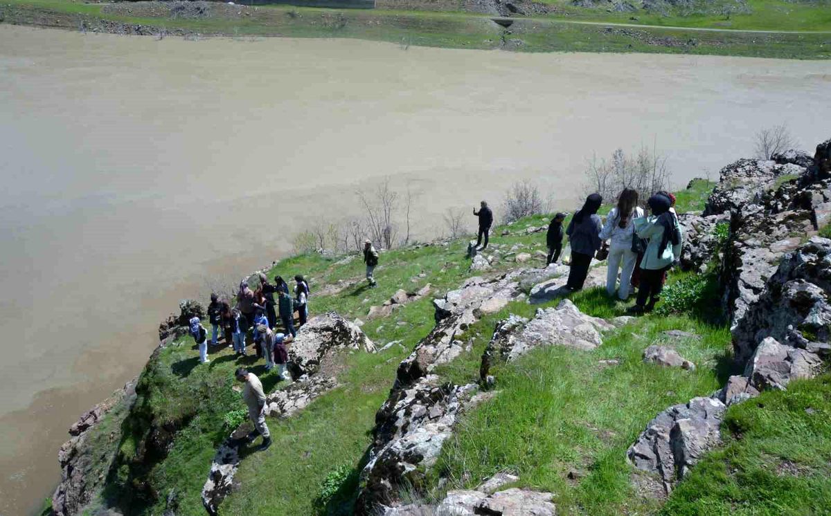 Muş\'ta Öğrenciler Fotoğrafçılık Eğitimi Alıyor
