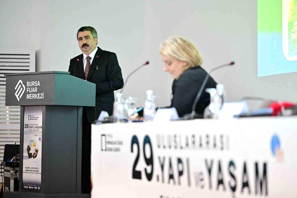 Yıldırım geleceği inşa ediyor