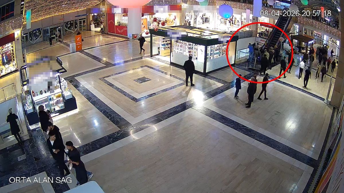 Yürüyen merdivene eli sıkışan çocuğun kopan parmağı kurtarılamadı