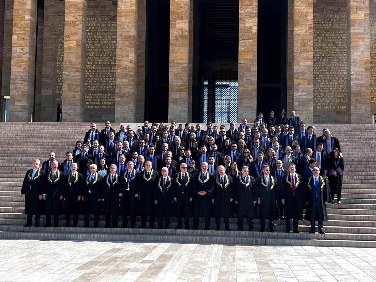 Anayasa Mahkemesi heyeti Anıtkabir\'i ziyaret etti