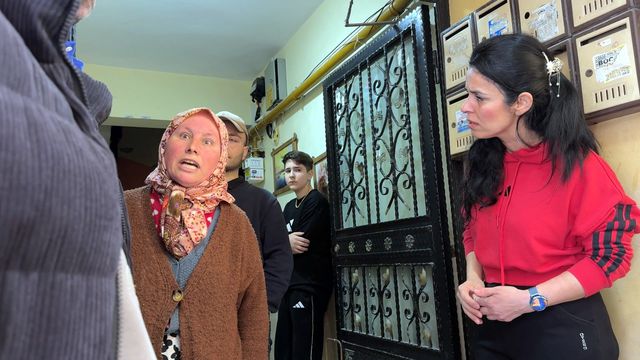 Apartmanı illallah ettiren komşu! Evden tam 3 kamyon çöp çıktı