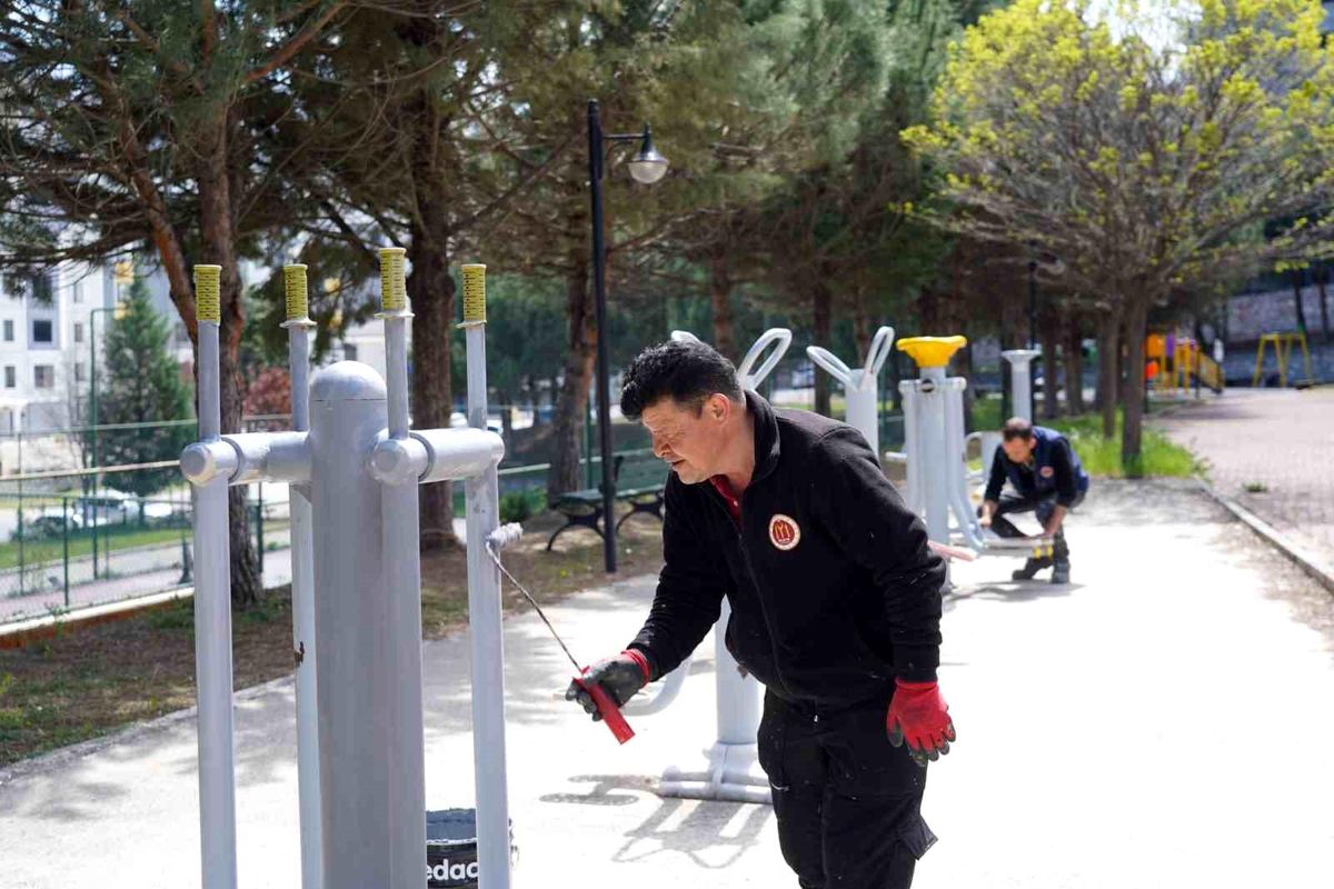 Bilecik\'te park ve oyun alanlarına yeni kameriyeler yerleştirildi