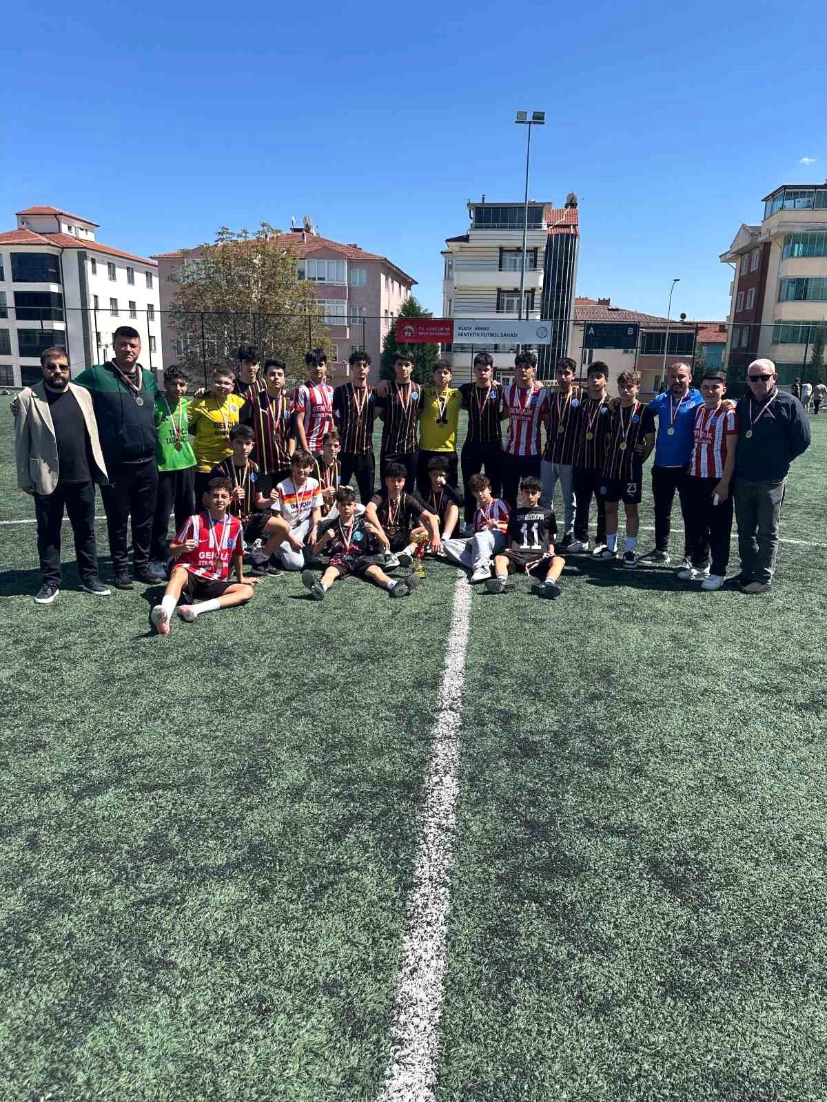 U15 Gençler Lig\'de Şampiyon 1299 Bilecikspor
