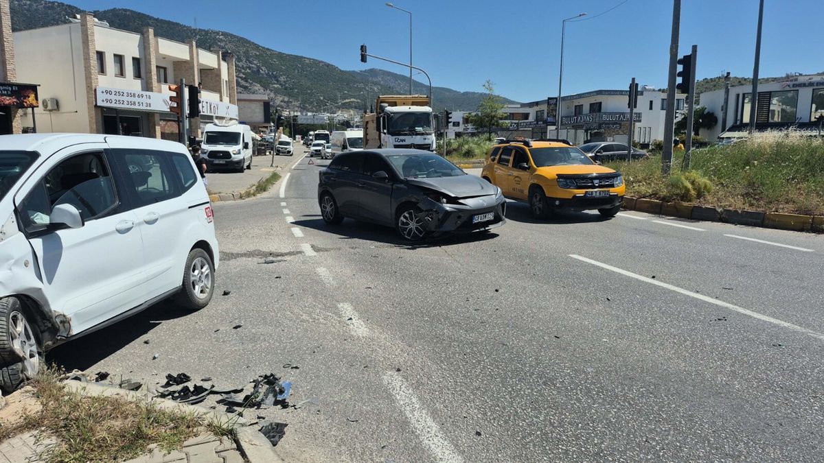 Bodrum\'da Trafik Kazası: İki Yaralı