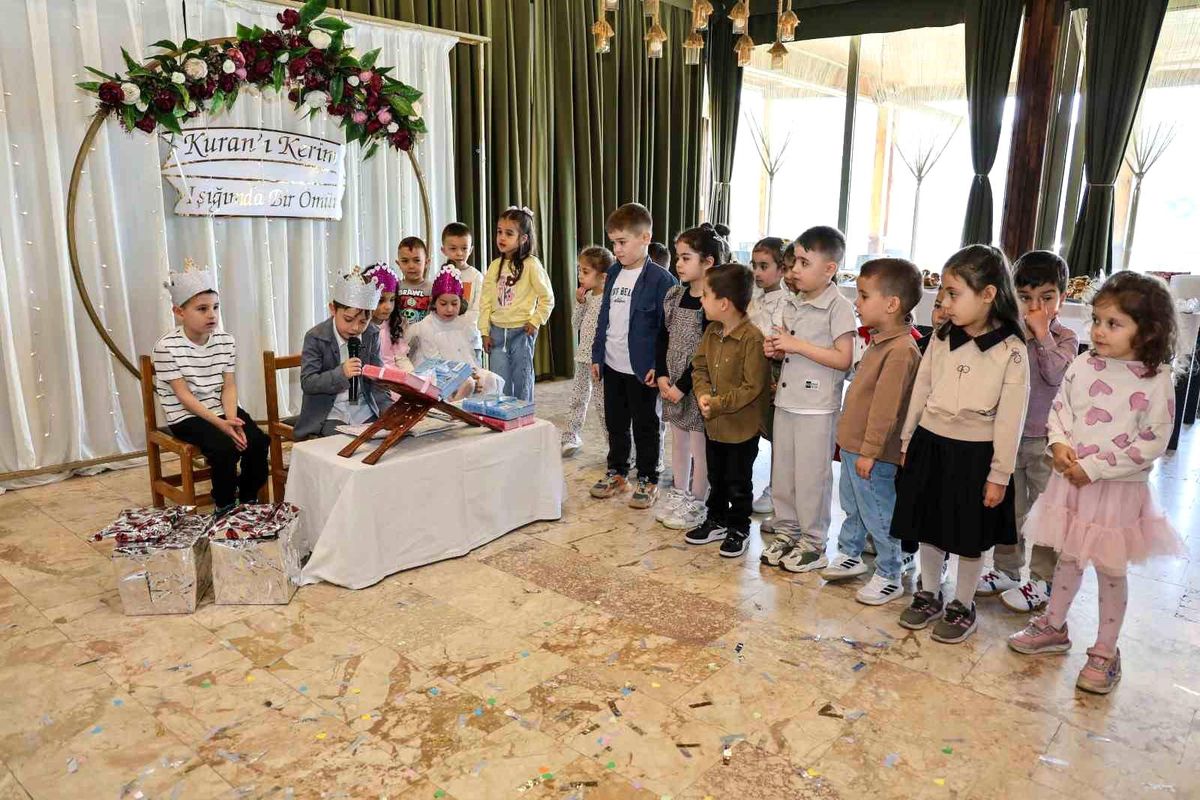 Çameli\'de minik öğrencilerin Kur\'an-ı Kerim\'e geçiş heyecanı düzenlenen törenle taçlandı