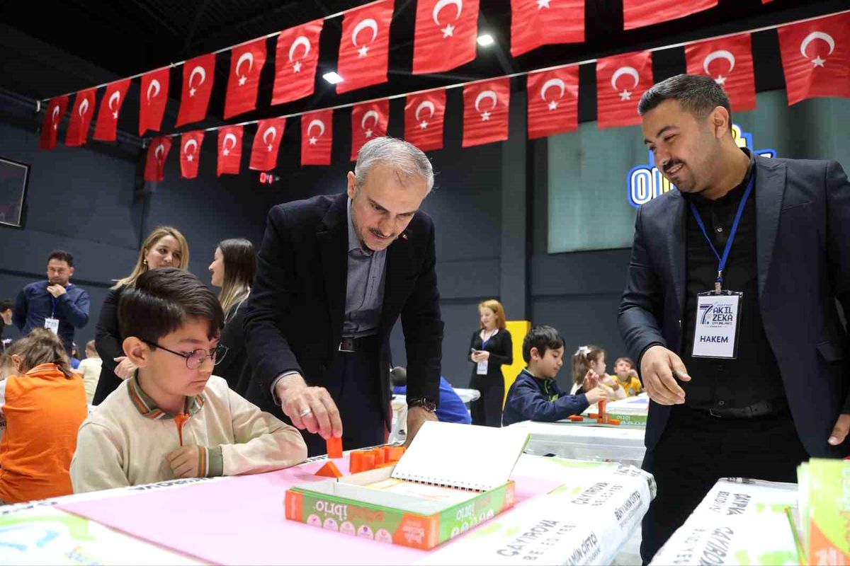 Çayırova\'da öğrenciler akıl ve zeka oyunlarında ter döküyor
