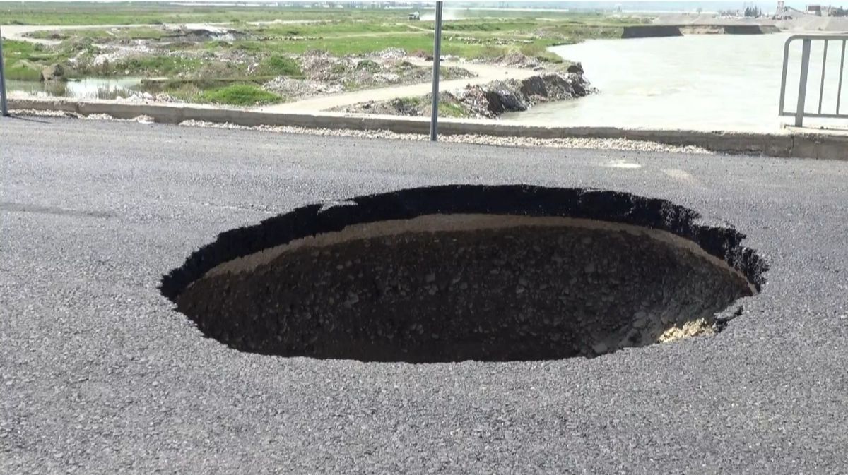 Batman\'da Güney Çevre Yolu\'nda Tekrar Çukur Oluştu