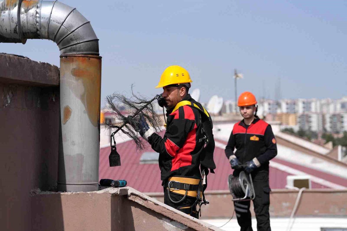 Diyarbakır\'da bacalar dijital takipte: Yangın riski ortaya çıkmadan müdahale ediliyor