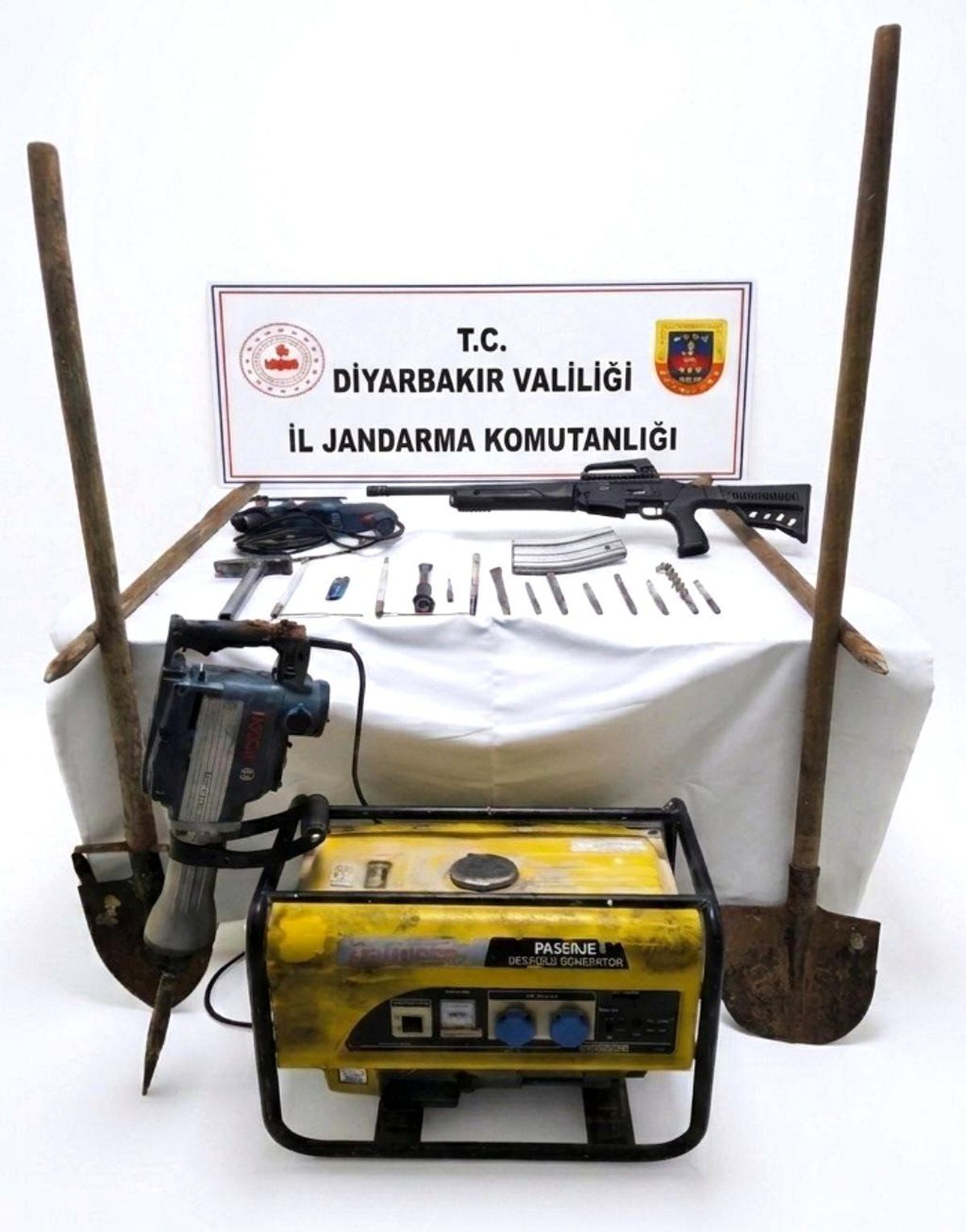 Diyarbakır\'da Kaçak Kazı Operasyonu