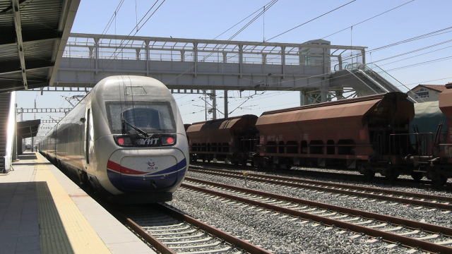 Edirne- <a class='keyword-sd' href='/istanbul/' title='İstanbul'>İstanbul</a> arası 1,5 saate düşüyor, ilk test sürüşü başarılı geçti