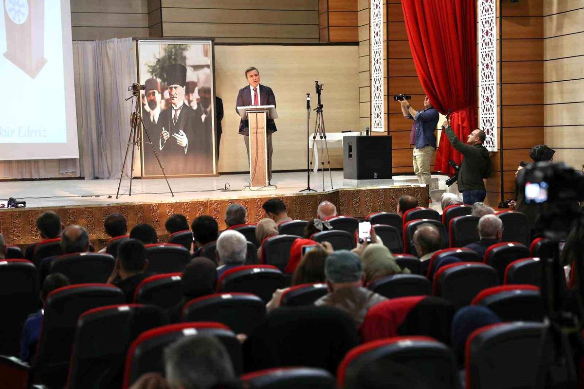 Erzincan\'da Şiir Şöleni