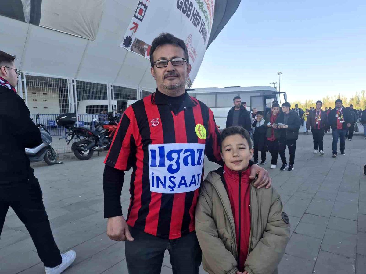 Eskişehirspor Taraftarından Destek Yürüyüşü