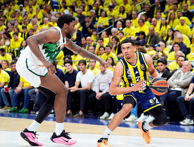 Fenerbahçe, Euroleague play-off serisinde 1-0 öne geçti