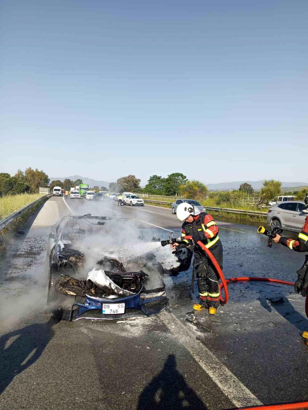Germencik\'te araç küle döndü