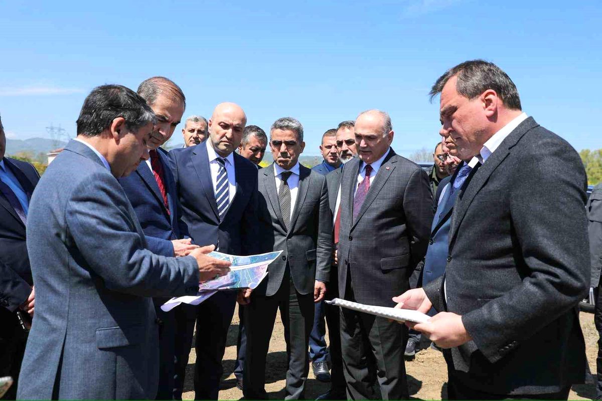 Gümrük Müdürlüğü proje sahası bakanlık heyetiyle incelendi