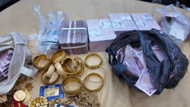 Hepsi aynı evde ele geçirildi! Resmen servet