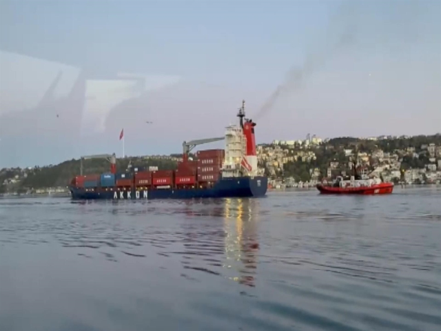 İstanbul Boğazı'nda facianın eşiğinden dönüldü