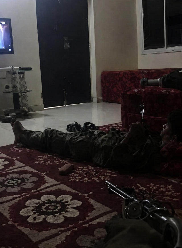 Mali’de ele geçirilen üste dikkat çeken anlar; askerler Tranformers izledi