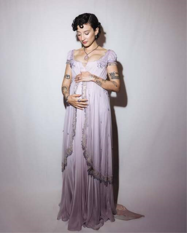 Melike Şahin anne oluyor