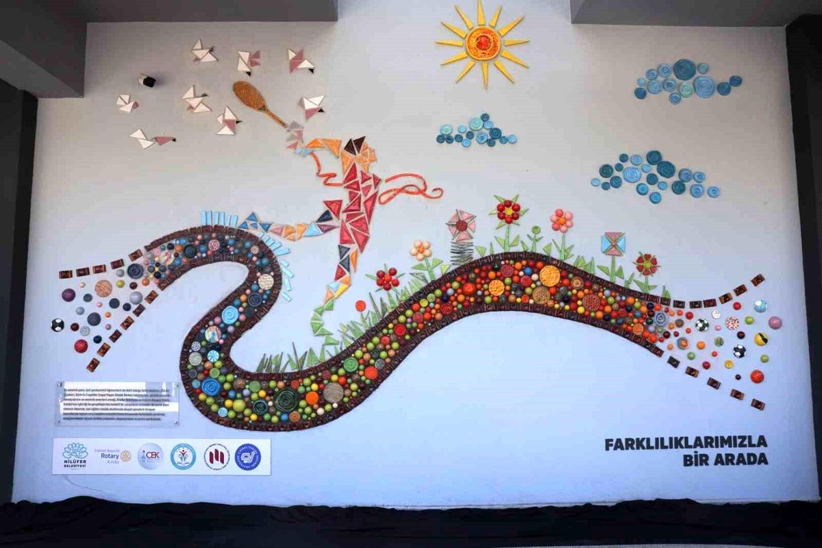 Nilüfer\'de renkli dayanışma: Sanat ve sevgi panosu