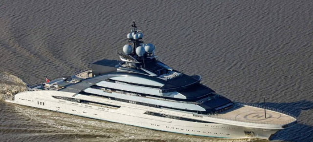 Putin'in müttefikine ait 500 milyon dolarlık süper yat, Hürmüz Boğazı'nı geçti