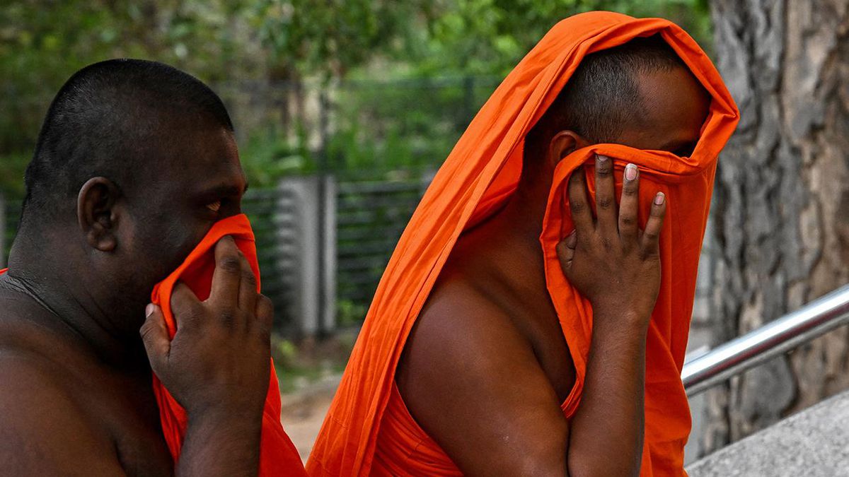 Sri Lanka\'da valizlerinde toplam 110 kilogram uyuşturucu madde bulunan keşişler gözaltına alındı