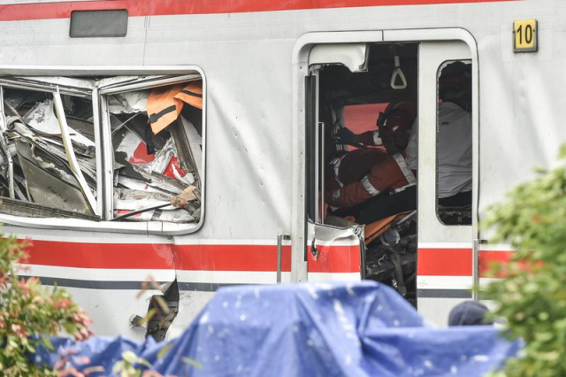 Tren faciası ülkeyi sarstı: 14 ölü, 38 yaralı