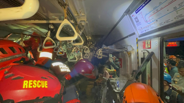 Tren faciası ülkeyi sarstı: 14 ölü, 38 yaralı