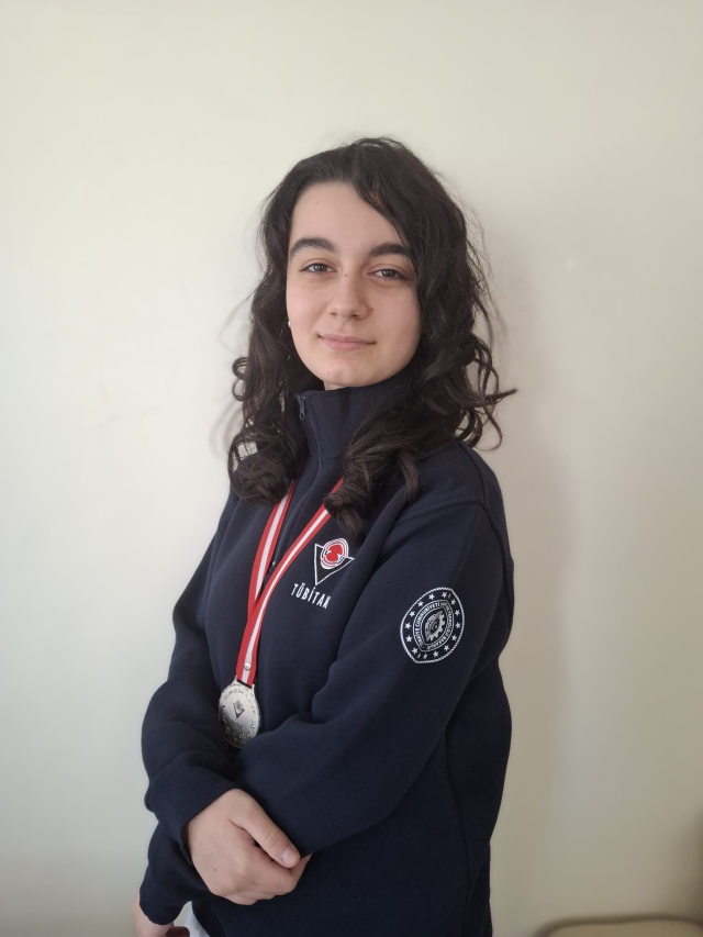 TÜBİTAK MİLLİ TAKIMININ YARISI ANABİLİM’DEN: AVRUPA YOLUNDA ÇİFTE GURUR!