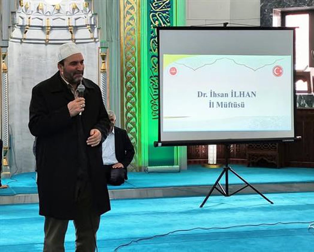 Ağrı’da hacı adaylarına kapsamlı eğitim semineri