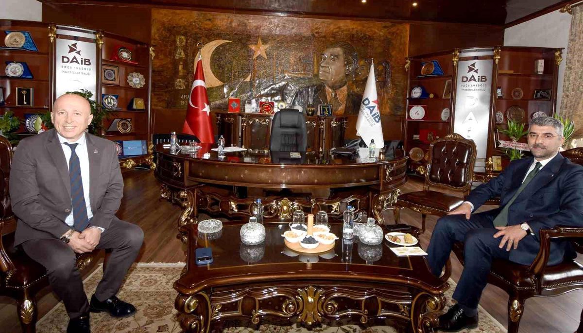 AK Parti Erzurum İl Başkanı Küçükoğlu\'ndan DAİB Başkanı Madırlı\'ya hayırlı olsun ziyareti