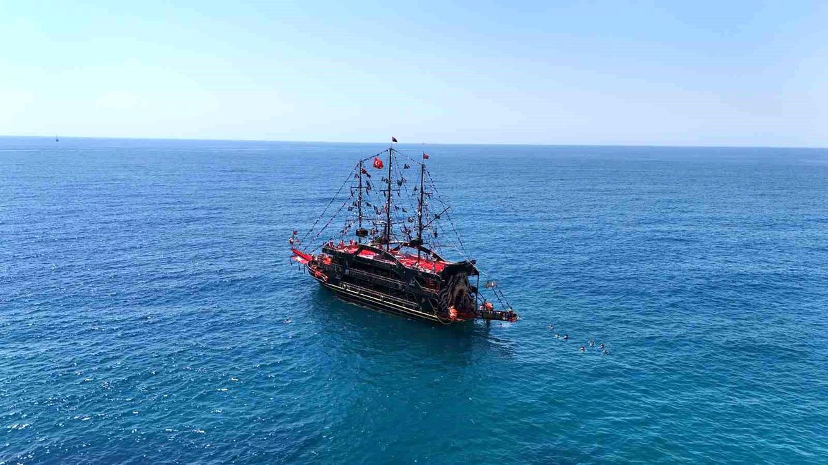 Alanya\'da Yaz Havası Turizmi Canlandırdı