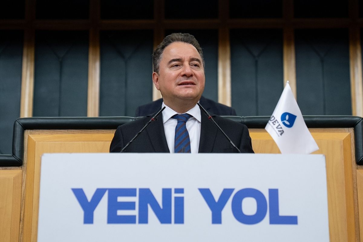 Ali Babacan’dan televizyonlara sert eleştiri: Toplumu çürüten yayınlar bilinçli