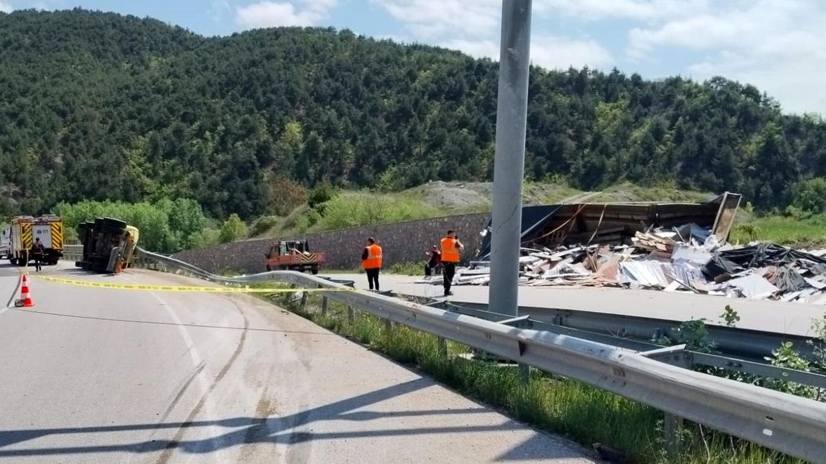 Amasya\'da Tır Kazası: Sürücü Hayatını Kaybetti