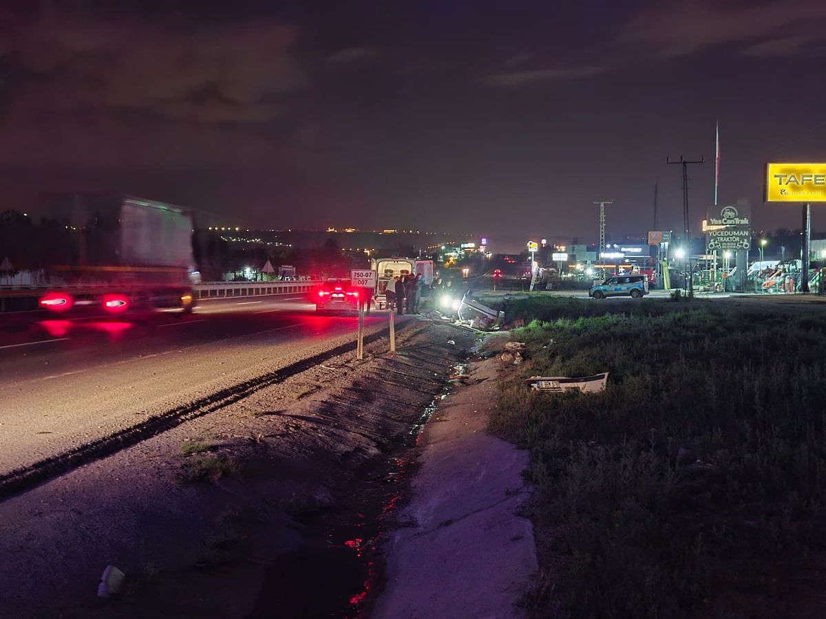 Gölbaşı\'nda Trafik Kazası: 1 Ölü, 2 Yaralı