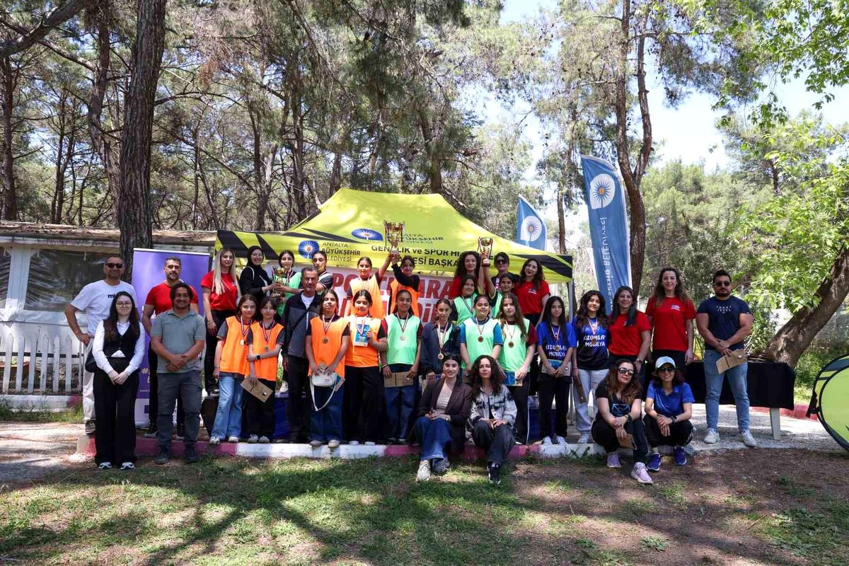 Antalya Büyükşehir Belediyesi\'nden kız çocuklarına spor desteği