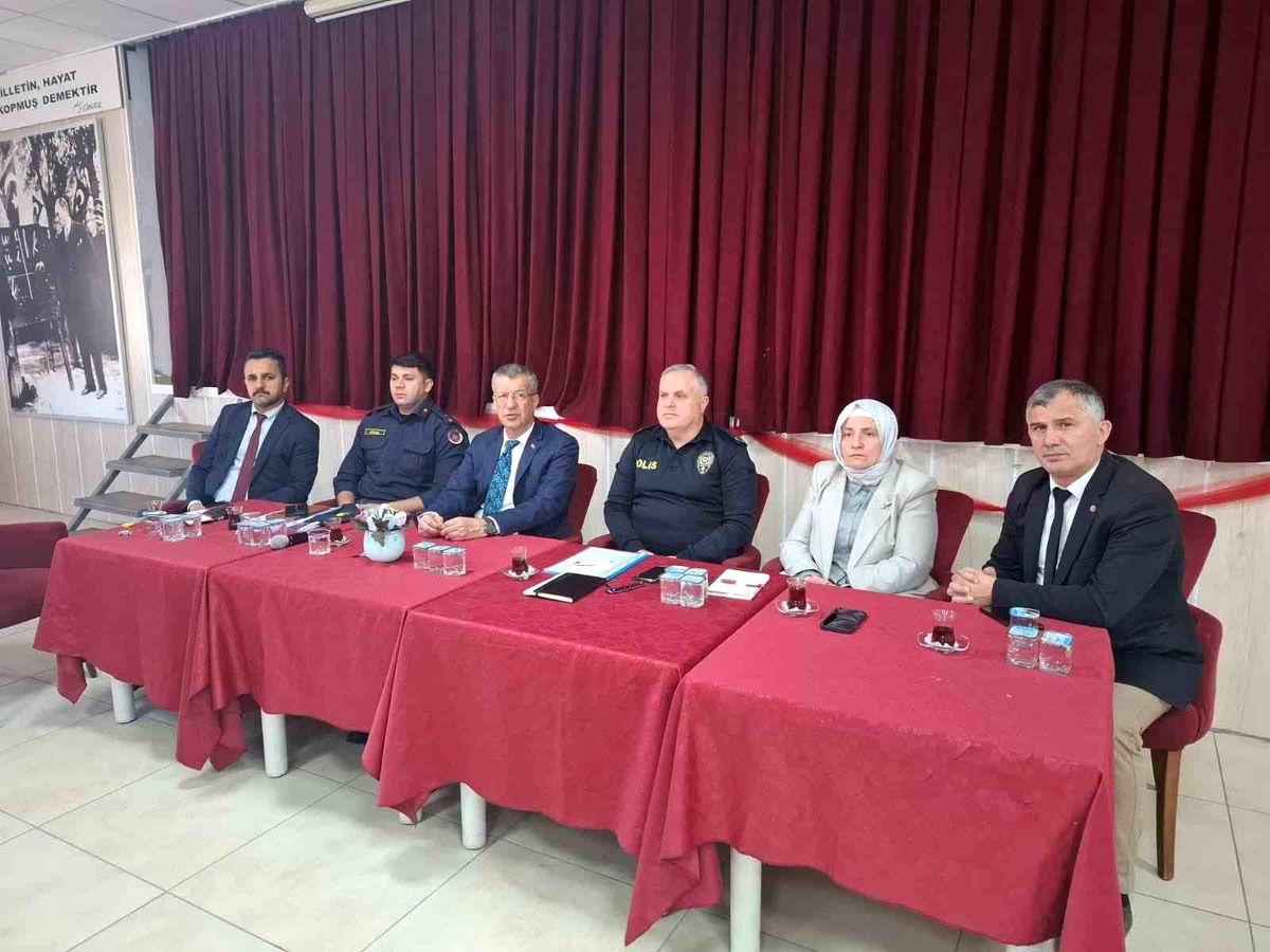 Babaeski\'de Okul Güvenliği Toplantısı